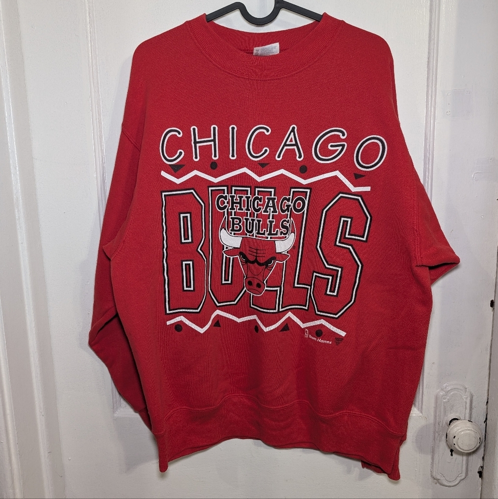 Hanes Red Chicago Bulls Activewear Sweater in Large